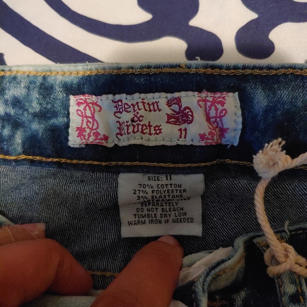 Jeans - Picture 2 of 3